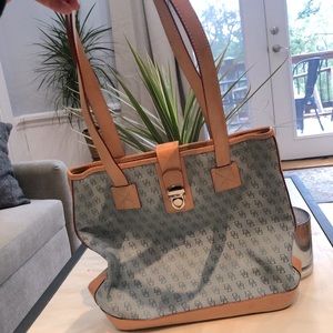 Dooney & Bourk Tote - Purse